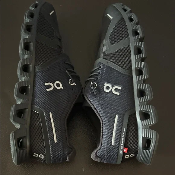 On Running Black Athletic Shoes - Picture 7 of 8